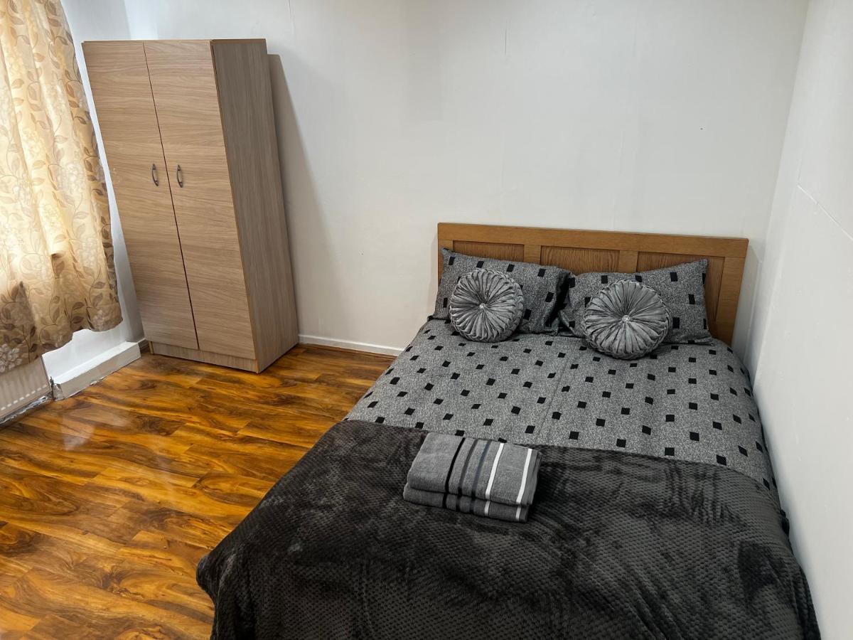Good Priced Single Rooms In Hayes Northolt  Exteriör bild